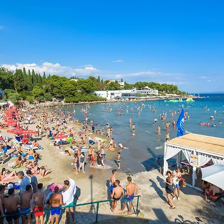 Apartament With Wifi - 10243 *